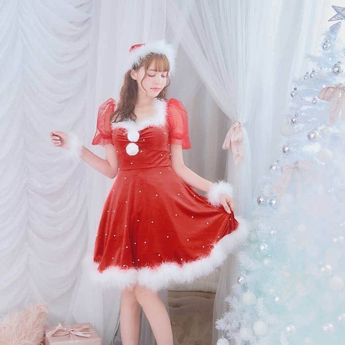 シュガーさんのインスタグラム写真 - (シュガーInstagram)「.  23' サンタコス第2弾🎄🦌 加藤ナナが着る、チェックツイードサンタ❤  🔍ベロアパールフレアスカートサンタ No. SS110YNdzj  毎年クオリティの高いサンタコスを発売するのはsugarだけ🎄🎁 トレンドサンタは早めに抑えておこ🧸🎈  #サンタコスチューム #サンタコスプレ #クリスマス #クリスマスイベント #クリスマスパーティー #コスプレ通販」9月23日 19時59分 - dress_sugar