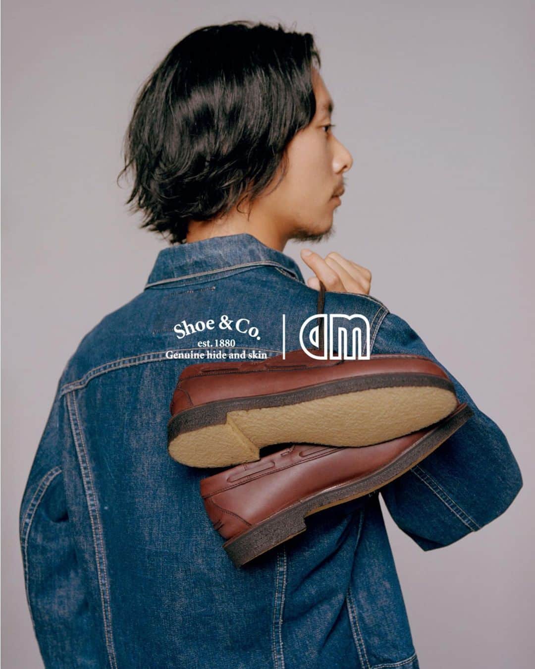 在原みゆ紀のインスタグラム：「✨✊✨ am コラボレーションの靴は足数限定になります、 発売方法は、 @regal_shoe_and_co._ の投稿をご覧下さい！  ソールはクレープソールを使用しています、履き心地抜群です。毎日履きたくなるような、そんな革靴なのです🧞‍♂️ 皆さんに履いてみて欲しい！です！」