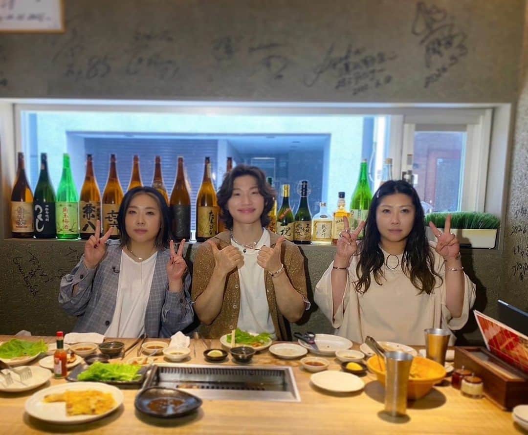 海原やすよのインスタグラム：「明日の「どこいこ」  ハワイの「どこいこ」から5年ぶりD-liteさん。  日本での活動も再開なのでまた今後楽しみですね✨」