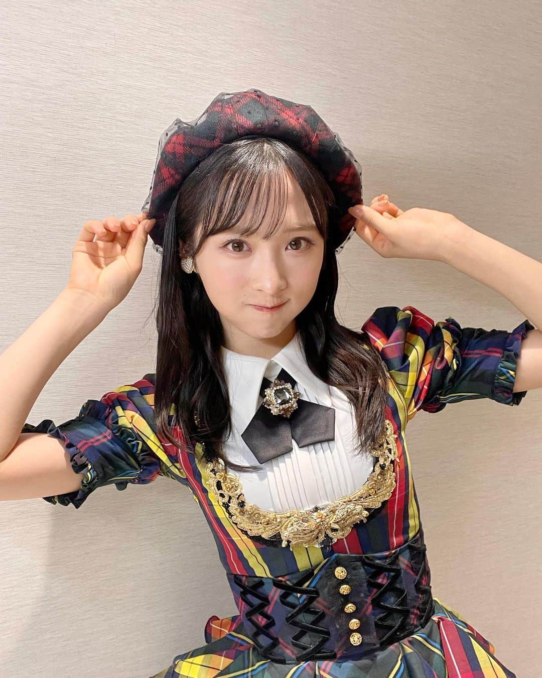 のインスタグラム：「皆さんはAKB衣装は どの衣装が好きですか〜？☺︎♡  #オサレカンパニー  #AKB48」