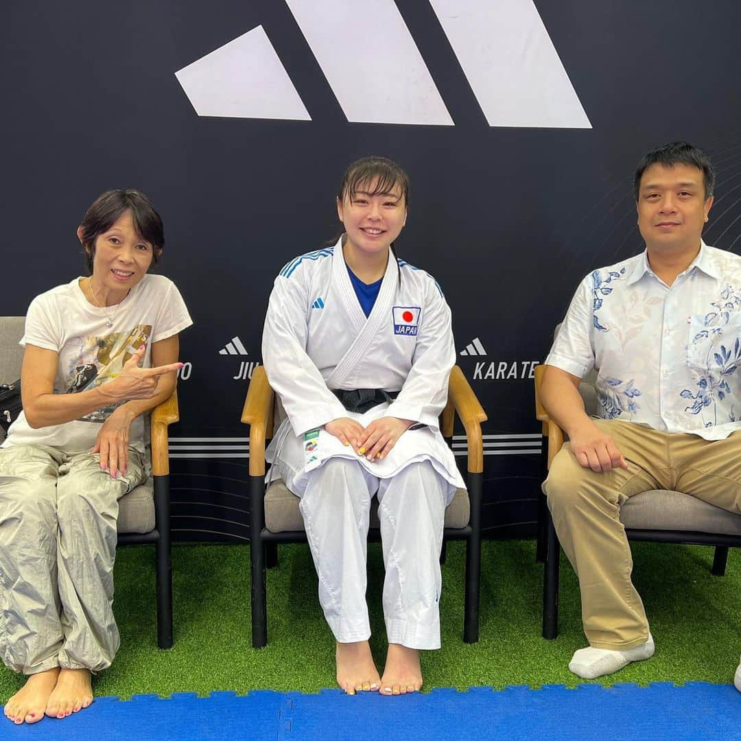 植草歩さんのインスタグラム写真 - (植草歩Instagram)「Thailand seminar🐘🇹🇭🥊  招待してくれた @penncombatsports_adidas  山根さん本当にありがとうございました🩷 素晴らしいナショナルチームの選手や子供たちと練習できて たくさんのエナジーをもらいました💪🏻！ そしてポテンシャルの高さに驚きました😲 その中でも楽しそうに空手を楽しむ姿に私も幸せになりました🩷  また会えるのを楽しみにしています🫶 本当に本当に本当にありがとう🌹💗✨✨   #adidas #adidaskarate   #teamadidas   #thailand  #タイ  #タイ旅行」9月23日 20時09分 - ayayumin0725