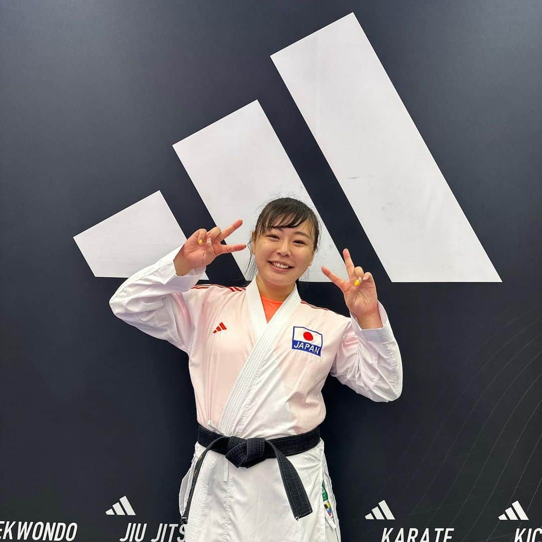 植草歩のインスタグラム：「Thailand seminar🐘🇹🇭🥊  招待してくれた @penncombatsports_adidas  山根さん本当にありがとうございました🩷 素晴らしいナショナルチームの選手や子供たちと練習できて たくさんのエナジーをもらいました💪🏻！ そしてポテンシャルの高さに驚きました😲 その中でも楽しそうに空手を楽しむ姿に私も幸せになりました🩷  また会えるのを楽しみにしています🫶 本当に本当に本当にありがとう🌹💗✨✨   #adidas #adidaskarate   #teamadidas   #thailand  #タイ  #タイ旅行」