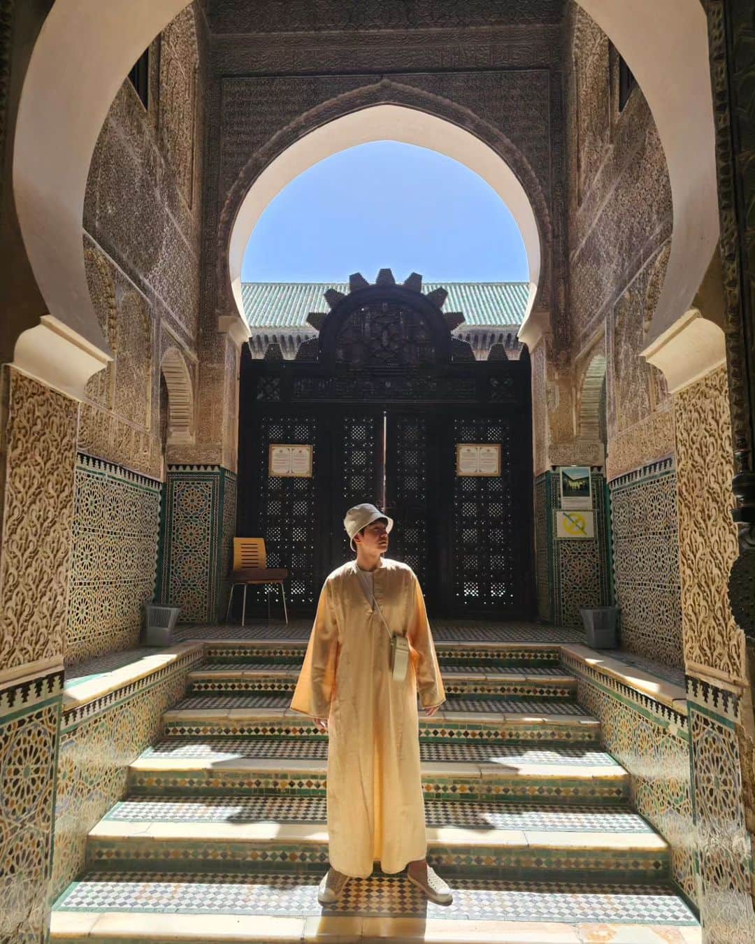 アイス・サランユーさんのインスタグラム写真 - (アイス・サランユーInstagram)「ปิดท้ายรูปทริป Morocco นี้ด้วย 🔺️ความงามของสถาปัตในโรงเรียนศาสนาอายุกว่า100ปี  🔺️ความมีชีวิตชีวาของตลาดเก่าเมืองเฟส 🔺️ความน่าสนใจของการทำอุตสาหกรรมเครื่องหนังระดับโลกของโมรอคโค 🔺️และความอลังการแบบสุดๆของห้องอาหาร5ดาวที่ถูกจัดขึ้นจากพื้นที่วังเก่าอายุกว่า100ปี  รูปที่เหลืออีก แสนรูป ลงใน @icesarunyu_official #icesarunyuinmorocco  #icesarunyuaroundtheworld」9月23日 20時20分 - icesarunyu