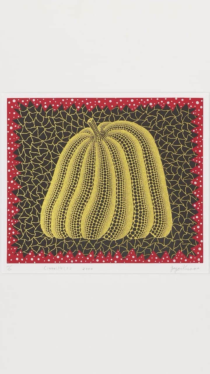 クリスティーズのインスタグラム：「The pumpkin is a symbol of triumph in Kusama’s artistic career and life. 🎃⁣ ⁣ In the early 1940s, Kusama started experiencing hallucinations and at the same time started painting pumpkins. Turning vulnerabilities into power, Kusama nullified the intense hallucinations she experienced by introducing them into her work and created these kaleidoscope patterns of dots. The iconic dotted pumpkin thus became a display of her internal struggles.⁣ ⁣ Today, the pumpkin has achieved an almost mythical status in Kusama’s oeuvre.⁣ ⁣ Yayoi Kusama (B. 1929), ‘Citrouille (I), from: Amour pour Toujours (2000)’. Contemporary Edition: 12-28 September, Online. Estimate: £30,000-£50,000.⁣⁣ ⁣ #Kusama #YayoiKusama #KusamaYayoi #KusamaPumpkin #Print #ContemporaryEdition」