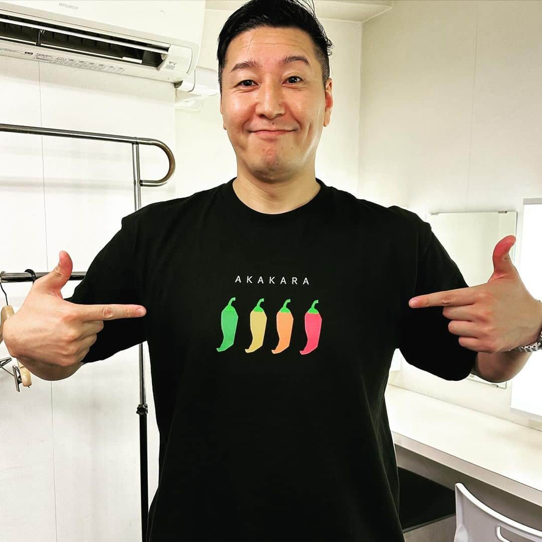 長田庄平のインスタグラム：「本場で単独ライブ！ 満員御礼ありがとうございました🌶️  #プラネットトレイン #名古屋 #赤から」