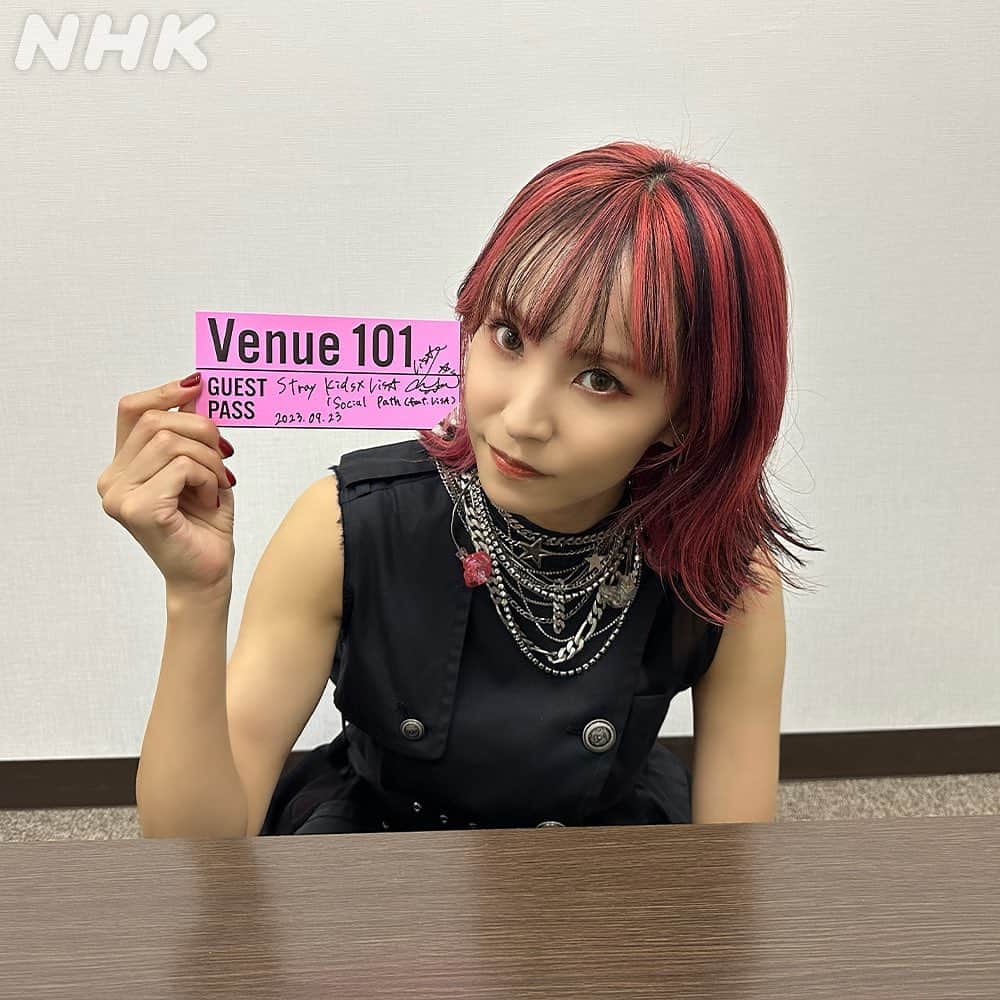 NHK「シブヤノオト」さんのインスタグラム写真 - (NHK「シブヤノオト」Instagram)「#Venue101 Presents #StrayKids  5-STAR LIVE  ⭐️⭐️⭐️⭐️⭐️ このあと23時から放送❣️  ❤️LiSA❤️  ゲストパスに サインをいただきました🎫🖊  #LiSA」9月23日 20時18分 - nhk_venue101