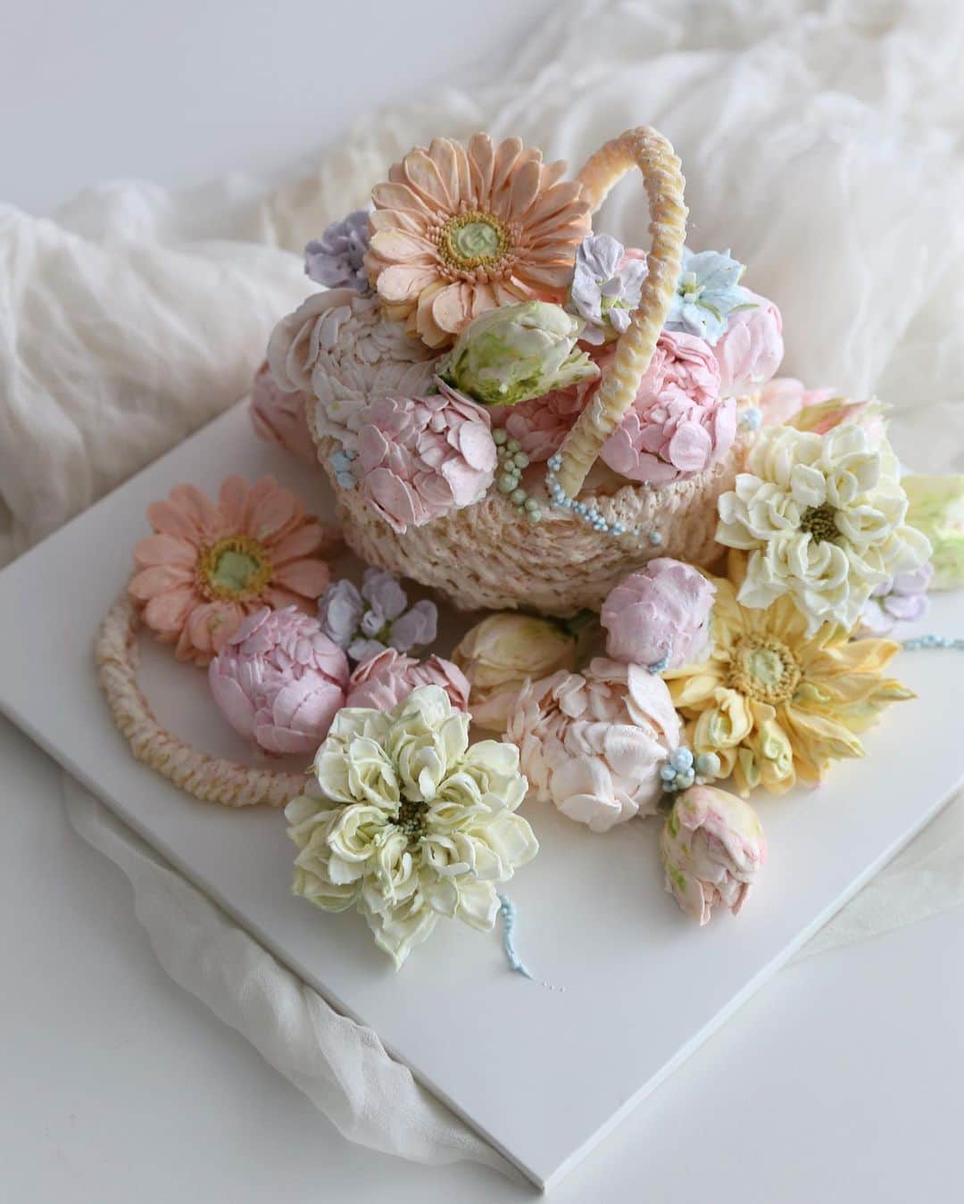 청담 수케이크 (atelier soo)のインスタグラム：「🤍🤍🤍 B-courseㅡ chocolate 🧺 바구니에쏘옥,  ㅡ」