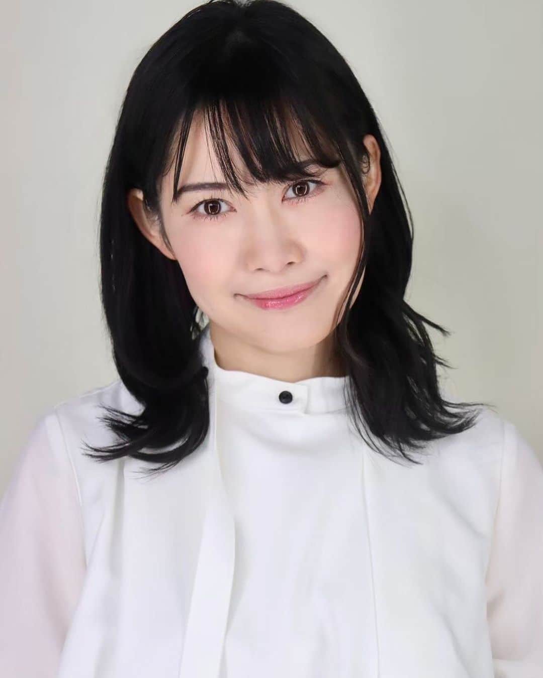のインスタグラム：「🎉舞台情報解禁🎉 なんと人気シリーズが10周年を迎えました。 私も10年出演し続けている作品です。 ぜひお祝いに来て下さい。もちろん初めて見る方も何も考えずに楽しめるコメディー舞台です！  チケットのご予約はこちらから！ 　　↓ 🍑谷もも扱い 予約フォーム🍑 https://www.quartet-online.net/ticket/t7vfu4m?m=0icbgji ※谷ももはチームFです！  ※チラシデータはでき次第お知らせします。少々お待ち下さい  ---------------------------  Office FREE SIZE presents vol.35 劇団FREE SIZE 公演 『shuffle! 10』  とにかくお客様に笑顔になってもらいたい！ それが、シャッフル！！ ショートストーリー５本だて！ しかも今回は、人気作品シリーズです！  脚本・演出 いよく直人  出演（五十音順） ・Fチーム　　　　 岩本美雪 岡希 奥田咲 鎌田夏摘 桜田あや 谷もも（劇団 FREE SIZE） 仲川和哉 橋本朋華 樋郡めぐみ みのり 宮﨑あかね ヤス 山口健 山田直樹 陽（劇団 FREE SIZE） Re:ON  ・Sチーム 淺野伶奈 新緑 いしわたりようこ 大脇柊馬 河合優羽 川邊慎一 くぼひろし 黒澤彩紀 白井肉丸 周藤達也（劇団 FREE SIZE） 杉優歩 長井愛彩（劇団 FREE SIZE） 花形茉莉 平山恵子 本田明紀奈 龍太郎（劇団 FREE SIZE）  ◎チケット 　4,000円（税込） 　日時指定・全席自由  ◎会場 　サンモールスタジオ 　（〒160-0022　東京都新宿区新宿1-19-10 サンモール第3M-B1）  ◎タイムスケジュール 　2023年 　11月1日（水）F 14:00〜　S 19:00～ 　11月2日（木）S 14:00〜　F 19:00～ 　11月3日（金）F 14:00〜　S 19:00～ 　11月4日（土）S 13:00～　F 18:00～ 　11月5日（日）F 12:00～　S 17:00～ 　・受付・開場は開演の30分前です。 　・F とS は、ダブルキャストとなります。  ◎『shuffle! 10』特設ページはこちらから！ 　　↓ http://officefreesize.com/index.html/shuffle10/  #シャッフル10 #劇団FREESIZE」