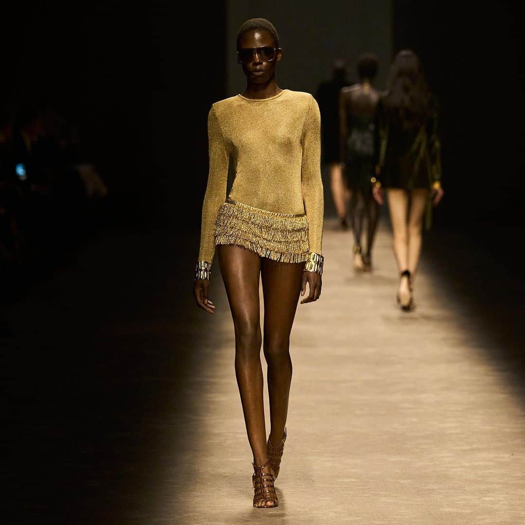 トムフォードのインスタグラム：「#TOMFORDSUMMER24」