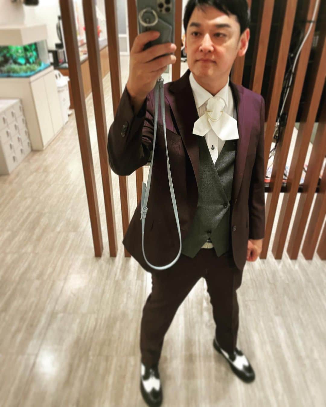 宮田麺児さんのインスタグラム写真 - (宮田麺児Instagram)「スタイリストさんに コーディネートしてもらった 新しい漫才スーツ  スーツはいつもここ  #スーツ #オーダースーツ」9月23日 20時44分 - miyatamenji