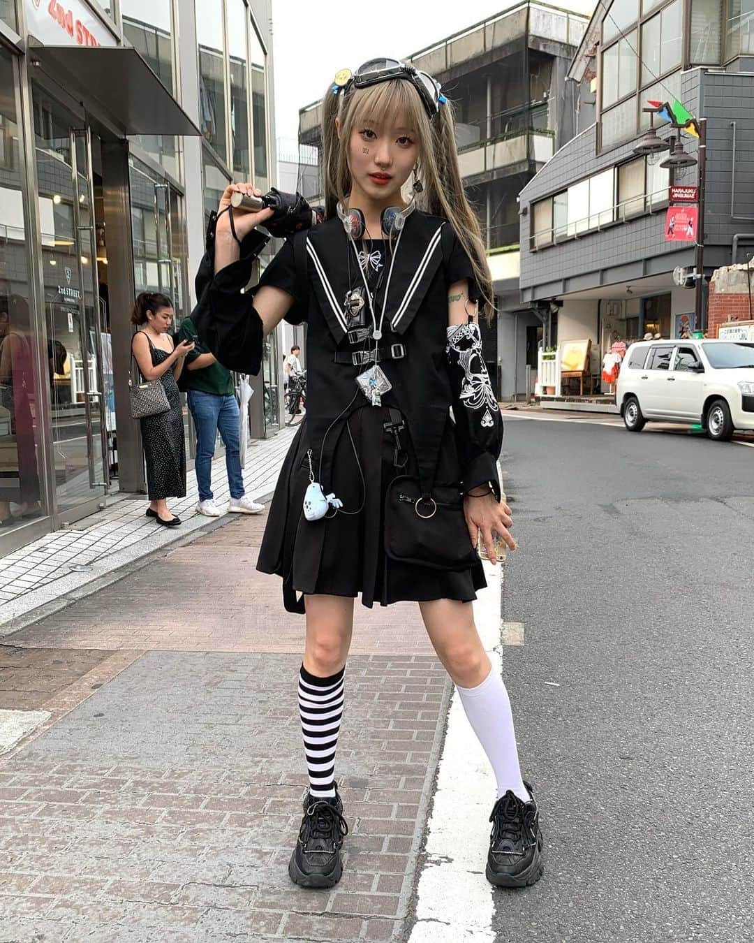 FRUiTSのインスタグラム：「06/2023  @spaceodditii  in Harajuku  Hunter: @aoki_street.1985」