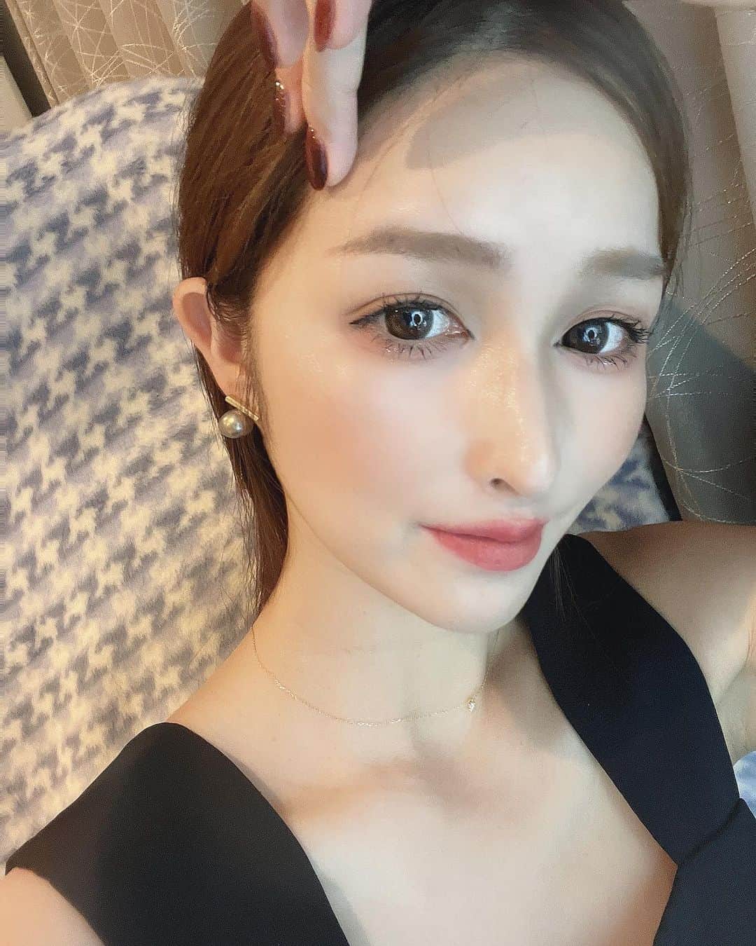 のインスタグラム：「夏が終わると今年も終盤だなっと 感じるよね〜🍂 ㅤㅤㅤㅤㅤㅤㅤㅤㅤㅤㅤㅤ 2023年残り3ヶ月は私にとって 濃い時間になりそうでとても楽しみ☺️ ㅤㅤㅤㅤㅤㅤㅤㅤㅤㅤㅤㅤㅤㅤㅤㅤㅤㅤㅤㅤㅤㅤ大変な時を楽しめるぐらい逞しくなるぞ！ ㅤㅤㅤㅤㅤㅤㅤㅤㅤㅤㅤㅤㅤㅤㅤㅤㅤㅤㅤㅤ ㅤㅤㅤㅤㅤㅤㅤㅤㅤㅤㅤㅤ  #ナチュラルメイク #wakemake  #ハーフアップ #艶肌」