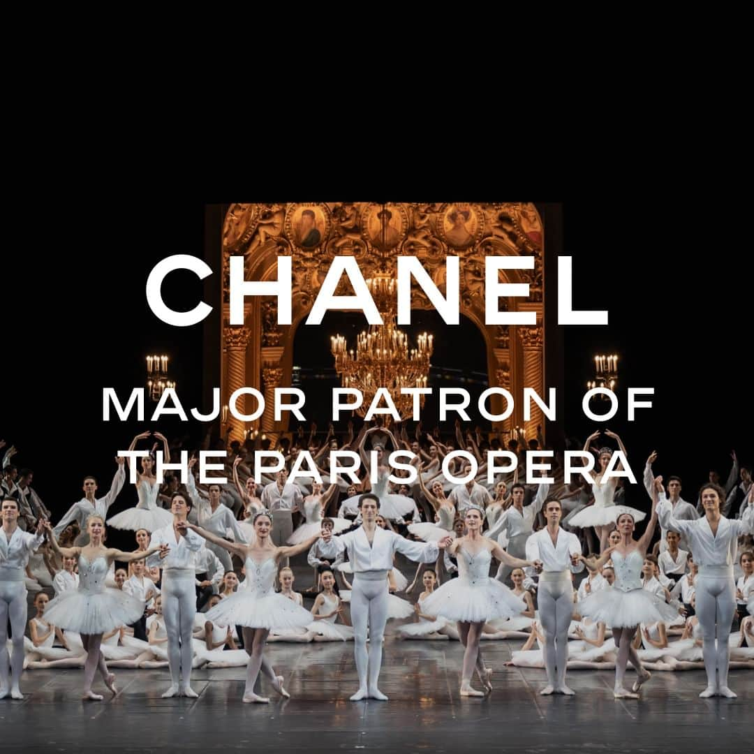 シャネルさんのインスタグラム写真 - (シャネルInstagram)「Major Patron of the Paris Opera Ballet, CHANEL reaffirms its support for creation and continues the patronage work of its founder Gabrielle Chanel on the occasion of the Opening Gala of the Paris Opera 2023/2024 dance season, highlighting the work of contemporary choreographer Nicolas Paul who has imagined a ballet in which Étoiles dancers Amandine Albisson, Valentine Colasante and Hannah O’Neill perform to the “Quintette pour vents et piano” by composer André Caplet in stage costumes specially designed by the House.   © Julien Benhamou  #CHANELandDance #CHANEL @OperadeParis #OperadeParis @BalletOperadeParis」9月23日 21時00分 - chanelofficial