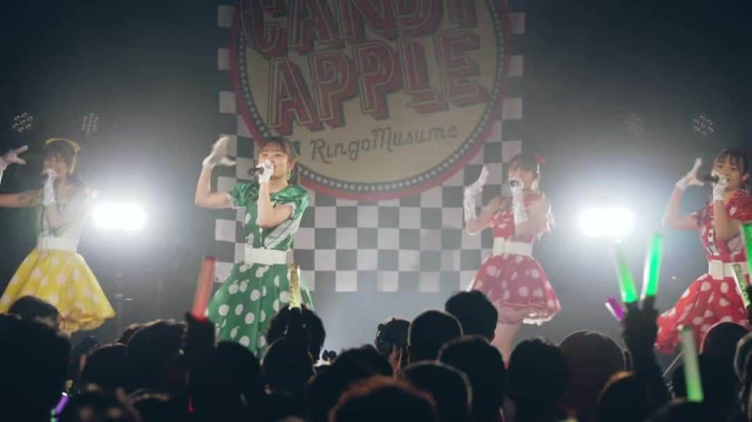 のインスタグラム：「. #りんご娘  ONE-MAN LIVE 2023 SUMMER 『わかっちゃいるけど やめられない』 東京公演（代官山UNIT）より 「JIGA-JIGA」LIVE映像を公開!!  動画はYouTube公式アカウントを✅」