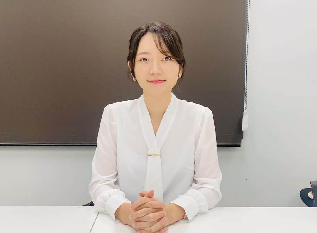 テレビ東京「SPORTSウォッチャー」のインスタグラム：「竹﨑由佳アナウンサーに今夜の見どころを聞いてみました。  #竹﨑由佳 #テレビ東京 #アナウンサー #告知 #みんスポ」