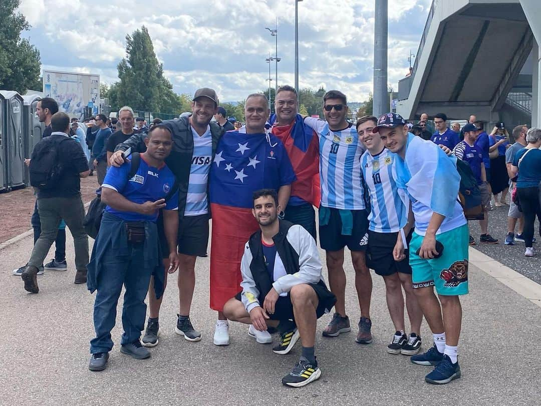 山﨑誠さんのインスタグラム写真 - (山﨑誠Instagram)「🏉 ラグビーワールドカップ、🇫🇷サンテティエンヌで🇦🇷×🇼🇸戦のリポートを担当しました！  始まる前から、アルゼンチンファンは流石の熱気。そしてメッシ選手のユニフォームを着ている方も多数！！ #rugby #RWC23 #SaintÉtienne #argentina #samoa」9月23日 21時08分 - yamazaki.makoto08