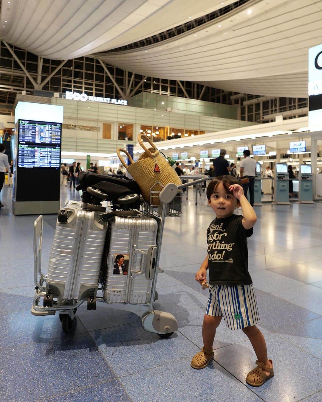 SEA ROOM LYNNのインスタグラム：「息子と2人でリベンジHawaii🌺 行ってきます✈️  #子連れハワイ」