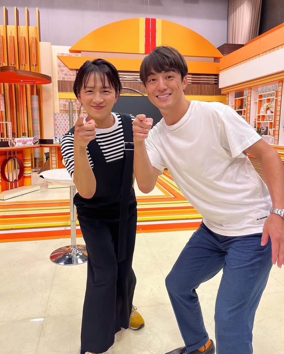 直川貴博さんのインスタグラム写真 - (直川貴博Instagram)「ズーーームインッ！👉🏼💚 ＃ズムサタ 総合司会の #梅澤アナ が！！！ 今年も福島に来てくれましたぁ〜(((o(*ﾟ▽ﾟ*)o)))  廉さんのインスタ(@umezawa_ren4 )に「直川さん、写真の時いつも2歩下がります。」とリークされてましたが…(・∀・)  廉さん。正しくは。  『大きく1歩』です。👣  #日刊スポーツ さんが廉さんの投稿をもとにポップにネットニュースにされていましたが…。もう1度言います。  正しくは。  『大きく大きく1歩』です🐾🩷  廉さん、次はゆっくりご飯行きましょうねぇ〜🍻  #日本テレビ #日テレ #ズムサタ💚 #総合司会 #梅澤廉 #アナウンサー  #福島中央テレビ #中テレ  #直川貴博 #ノウパン #🍞」9月23日 21時25分 - noupan_official