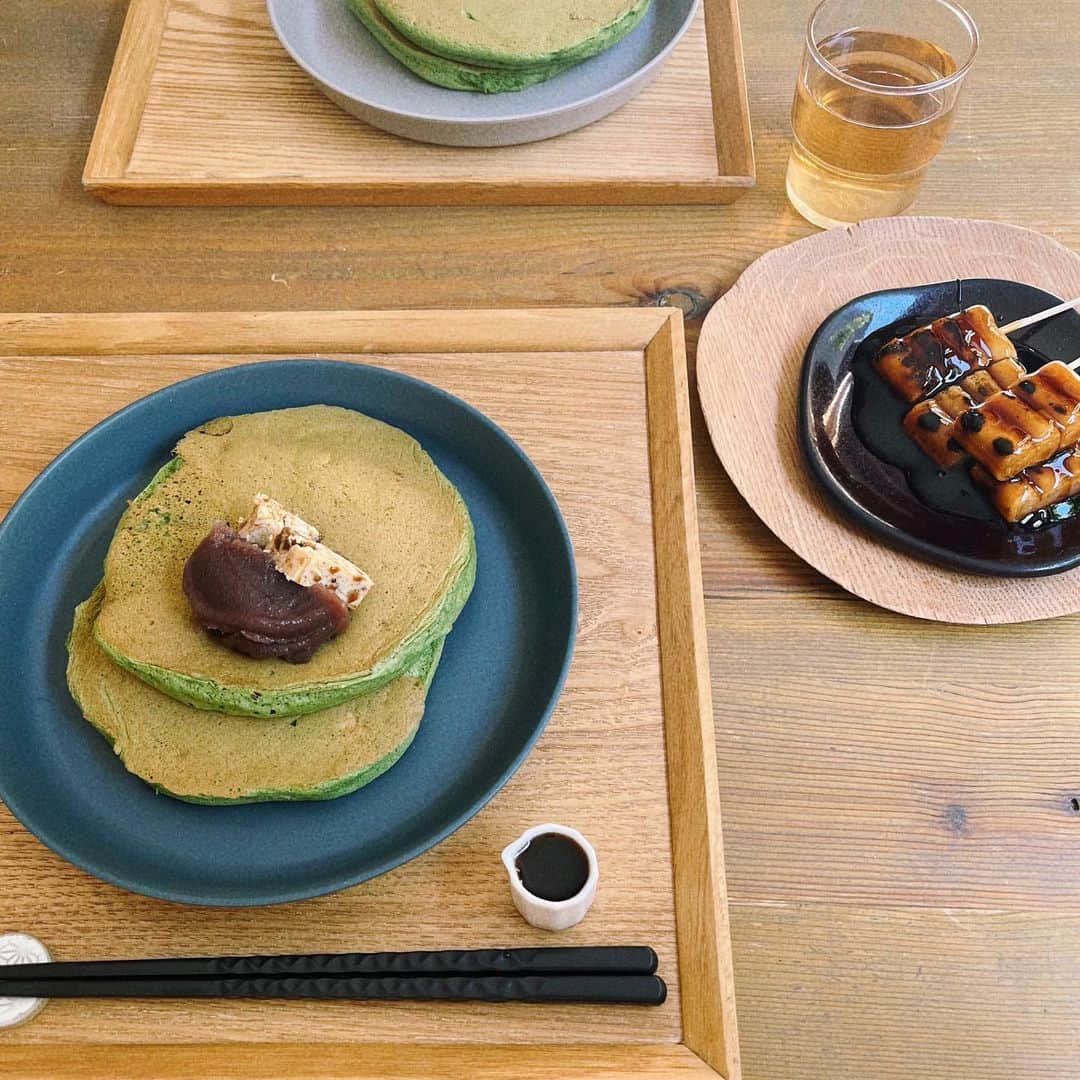 のインスタグラム：「京都で食べたパンケーキと団子🥞🍡  📍 @umezono_kyoto   また食べたいな🤤  #京都 #京都カフェ #kyoto #cafe #パンケーキ #梅園 #カフェ #団子 #京都グルメ #京都観光 #京都スイーツ #スイーツ #観光 #旅行」