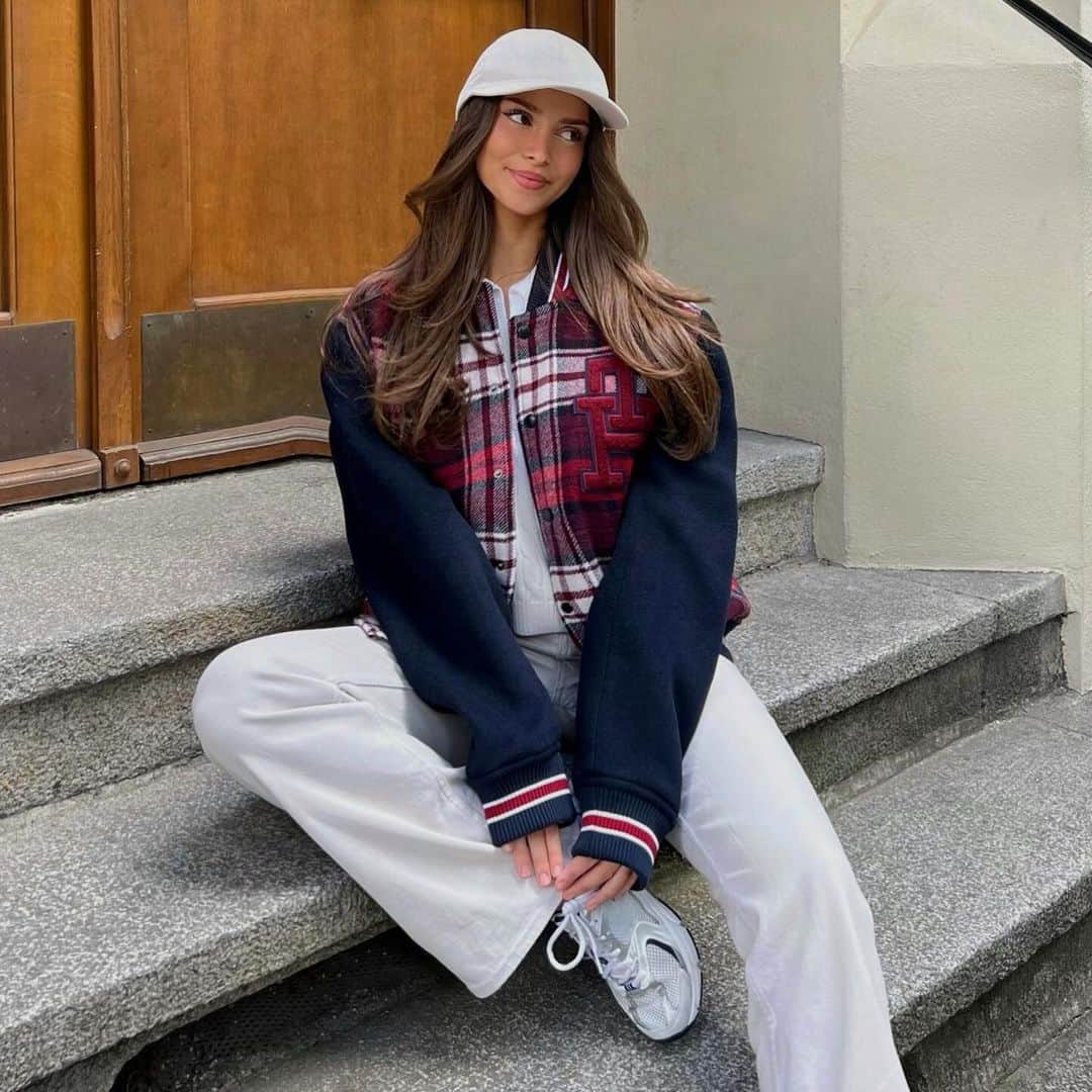 Tommy Hilfigerのインスタグラム：「#AndreaSubotic turning heads in tartan #TommyTartan #OOTD」