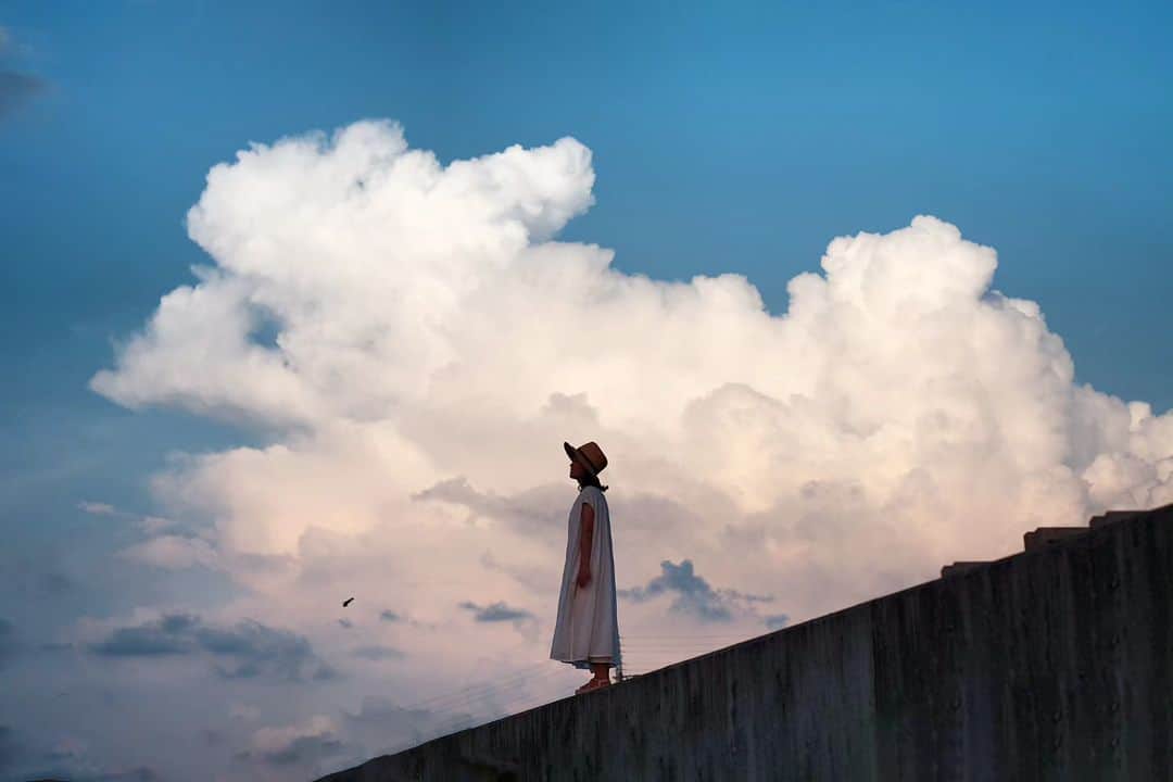岩倉しおりさんのインスタグラム写真 - (岩倉しおりInstagram)「今年みた最後の入道雲は夕暮れの入道雲でした。」9月23日 21時29分 - iwakurashiori