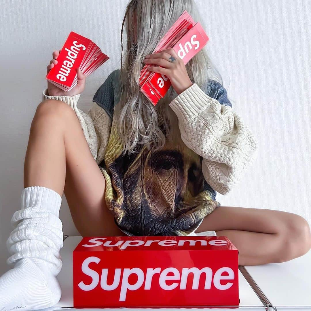 Supreme Mihoさんのインスタグラム写真 - (Supreme MihoInstagram)「♡🎂♡ "Kurt Cobain" #supreme  #シュプリーム」9月23日 21時38分 - miho_umeboshi