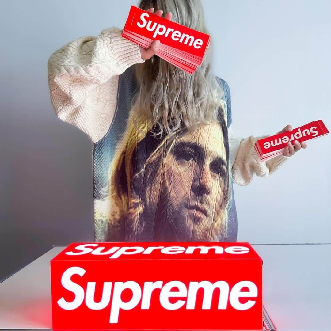 Supreme Mihoのインスタグラム：「♡🎂♡ "Kurt Cobain" #supreme  #シュプリーム」