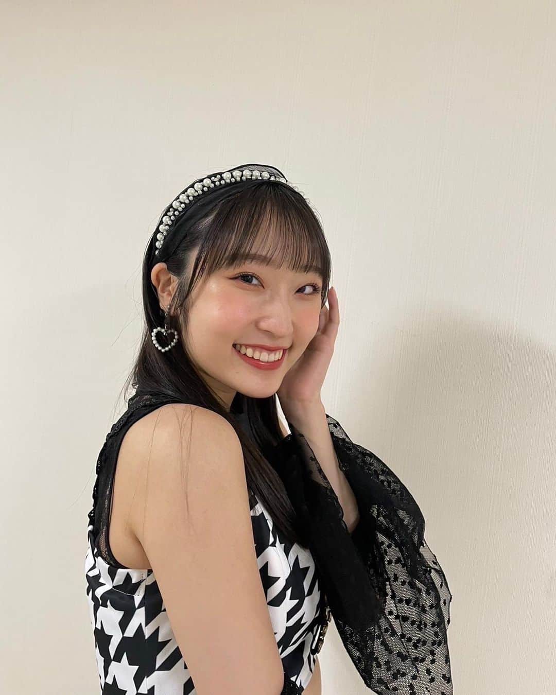 段原瑠々のインスタグラム：「🖤🤍  Juice=Juice 10th Anniversary Concert Tour 2023 ～Juicetory～  川口総合文化センター・リリア メインホール 初日ありがとうございました！！  楽しかったよおおう     #juicejuice #Juicetory #ツアー初日 #段原瑠々」