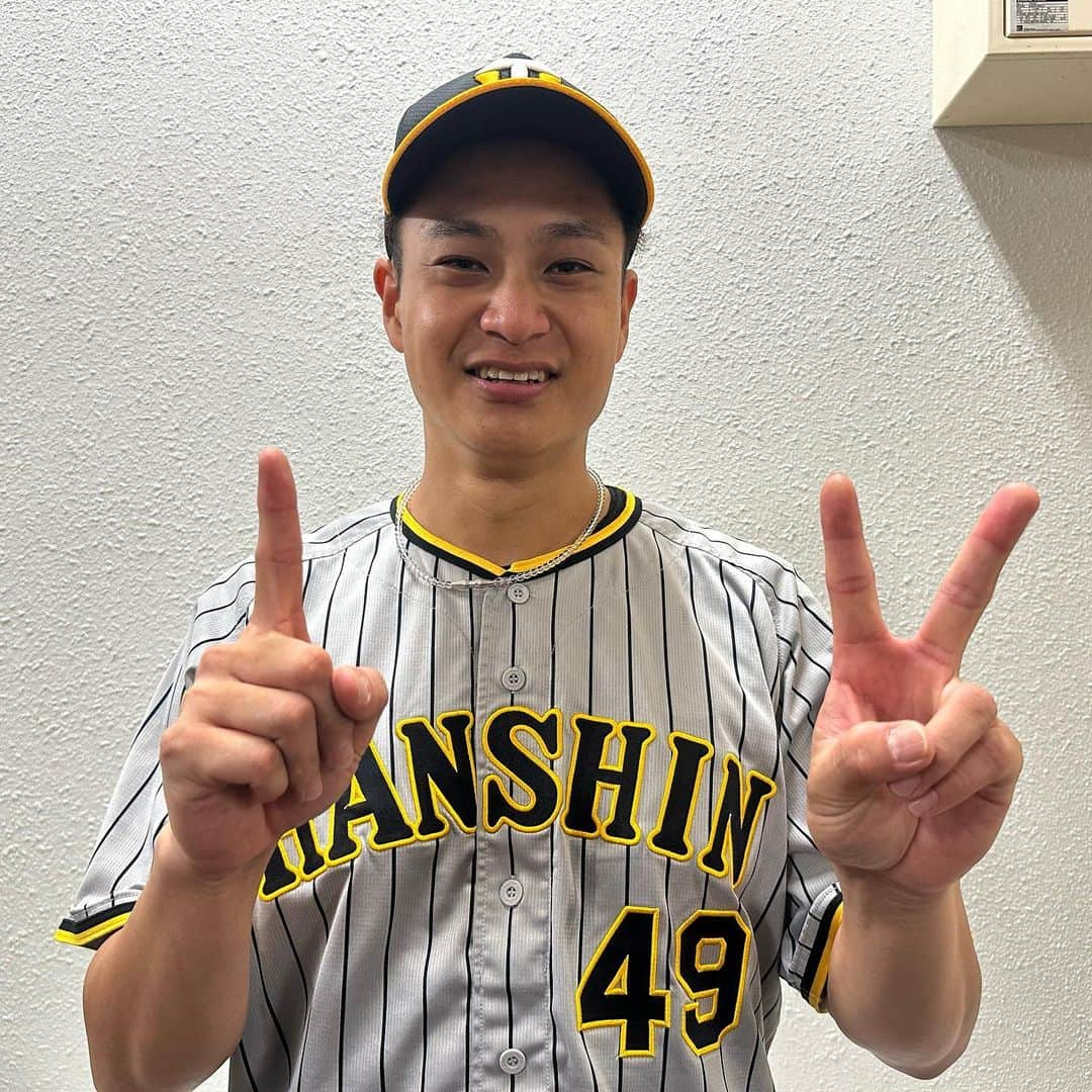 阪神タイガースさんのインスタグラム写真 - (阪神タイガースInstagram)「今日のヒーローは8回3失点の好投で12勝目をあげた大竹選手です！ #今日のヒーロー  #大竹耕太郎 選手 #12勝目  #阪神タイガース #JERAセリーグ #ARE」9月23日 21時33分 - hanshintigers_official