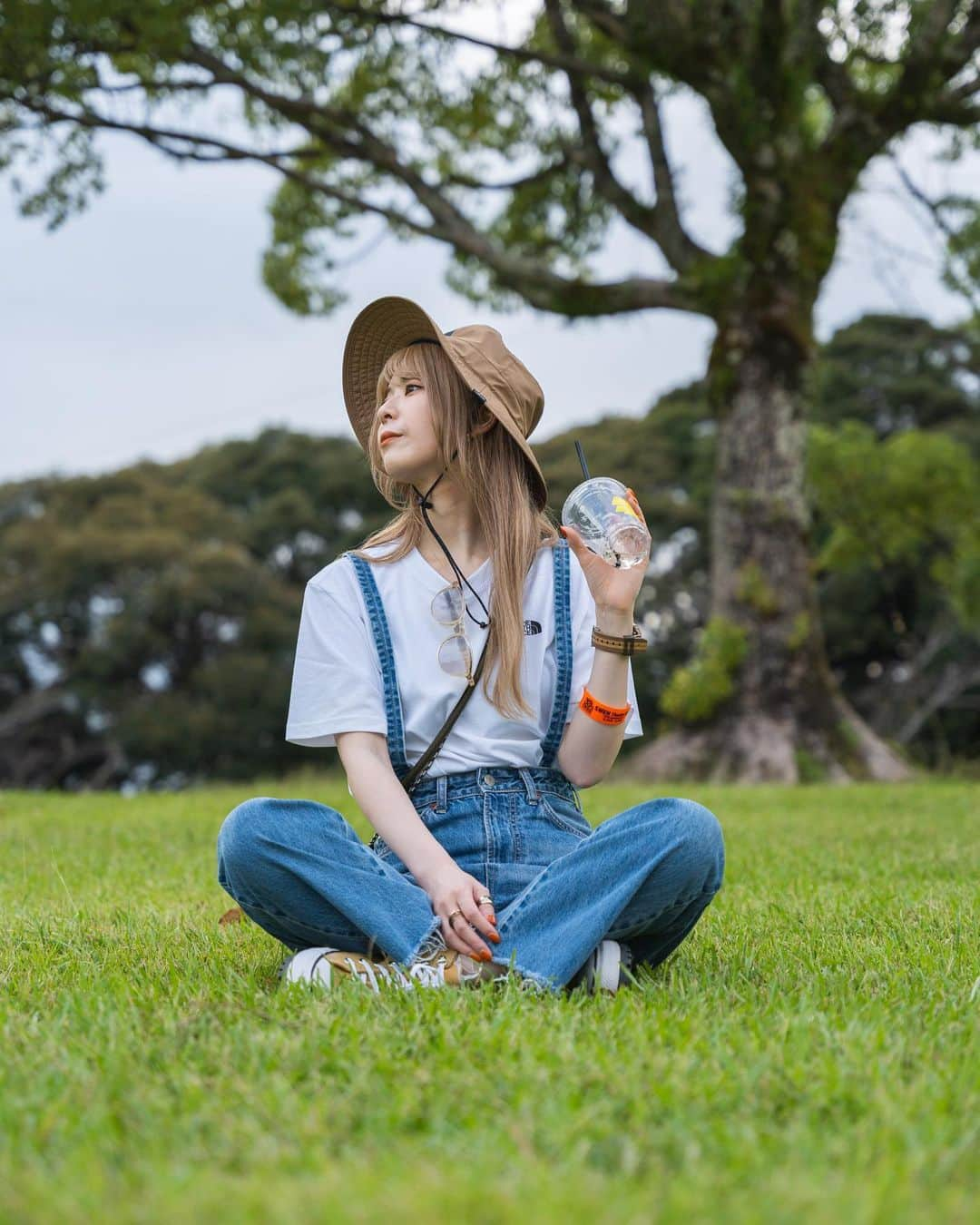 さーやんのインスタグラム：「キャンプイベント🏕️ 　 キャンプ道具のお買い物で いつも行ってる 　 SWENの30周年イベントに フラッと遊び行ってきました🚩 　 レモンスカッシュ飲みながら 芝生でのんびりしたり 　 イベント価格で安くお買い物できたりで満足🛍️ 　 やまちほさん素敵な イベントありがとうございます🥹 　 　 　 　 #キャンプ #キャンプコーデ #キャンプギア #キャンプ女子 #キャンプファッション #キャンプイベント #アウトドア #アウトドアファッション #アウトドア女子 #アウトドアコーデ #アウトドアギア #アウトドアショップ #イベント #camp #camping #camplife #outdoor #outdoorlife #露營 #露營生活 #캠프닉 #캠핑」