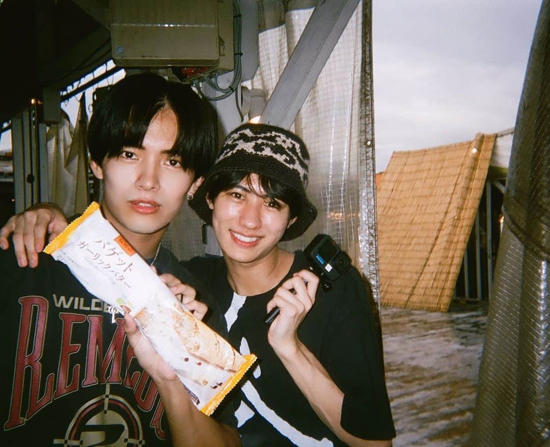 小林希大さんのインスタグラム写真 - (小林希大Instagram)「超十代きだいの企画編ありがとうございました😌  みゆの質問コーナーに続き僕がやりたかったのはみんなとのBBQ🍖🔥急な電話だったのに りょうかちゃんそうた来てくれてありがとう！😃 電話出てくれて来れなかった子もまた今度しましょう！💪  このBBQ場はほんと思い出いっぱい詰まった僕達にとって素敵な場所です！✋これからもいっぱい📷💭 動画ご視聴まだの方はぜひ見てみてください！🙆‍♀️✨  #超十代 #超十代チャンネル  #ゆんきだ #そたきだ #きだみゆんた」9月23日 21時34分 - kidai_kobayashi