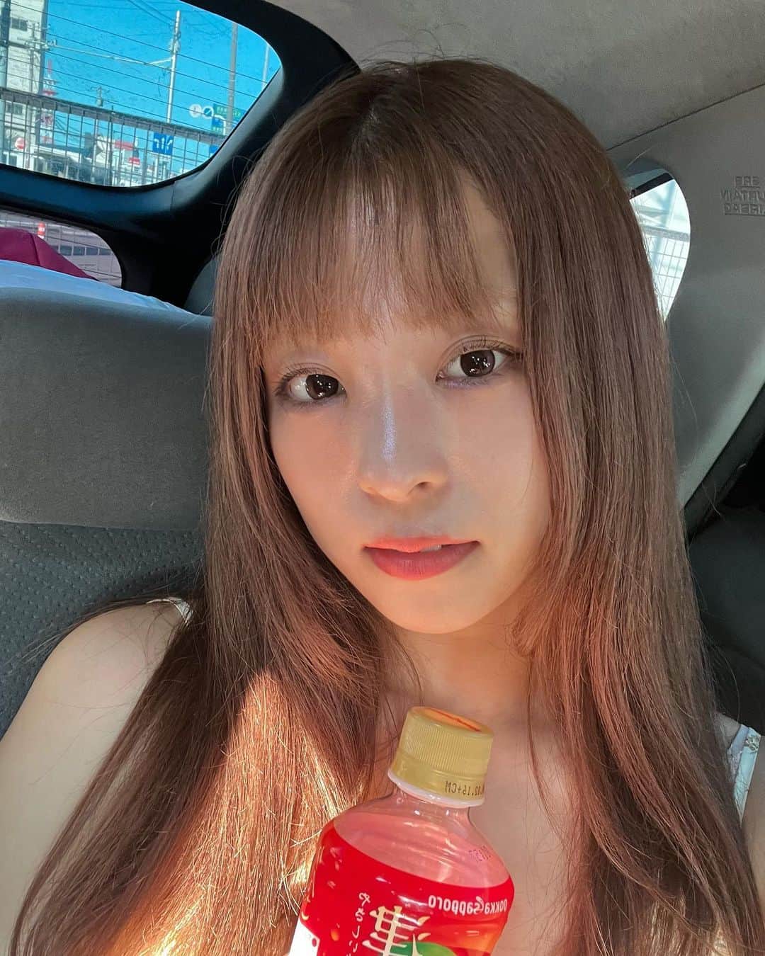 のインスタグラム：「Apple juice🍎🍎🍎 新曲きいてくれたかしら？」