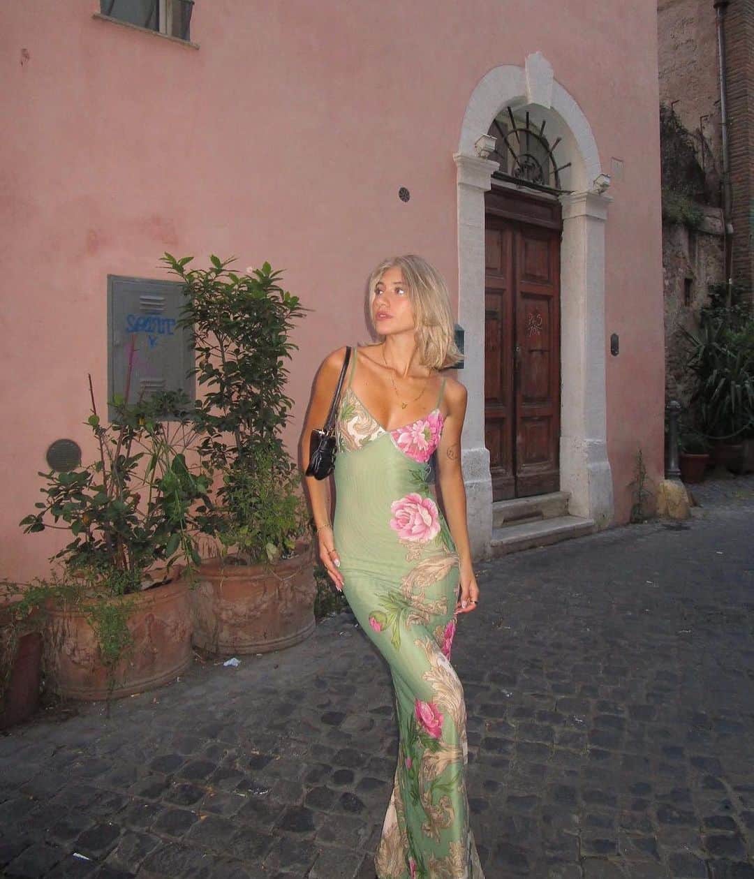 tiger Mistさんのインスタグラム写真 - (tiger MistInstagram)「Our most-loved Julianna Dress. ❥ As seen on YOU!」9月23日 21時45分 - tigermist