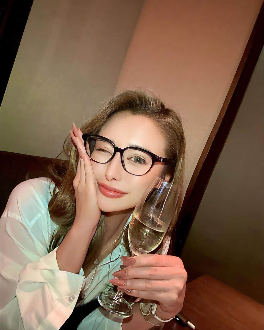 藍花さよりさんのインスタグラム写真 - (藍花さよりInstagram)「楽しく毎日お酒飲めたら幸せだよんん💜ちゅちゅちゅ😘  #プリンスグループ#フォーシーズン＃札幌＃すすきの #ススキノ #キャバクラ #キャバ嬢#キャバクラ嬢#ニュークラブ#ニュークラ#ニュークラ嬢#キャバ#ラウンジ #ラウンジ嬢 #ガールズバー #ホステス#すすきのキャバクラ#すすきのキャバ嬢#すすきのグルメ #札幌旅行 #美人 #美女#可愛い  #銀座 #六本木 #北新地 #錦 #中州 #いいね返」9月23日 21時49分 - sayori_fabric