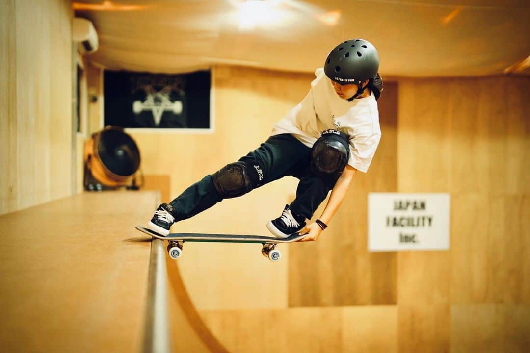斎藤佑樹さんのインスタグラム写真 - (斎藤佑樹Instagram)「スケートボードをはじめて間近で体感 とにかく迫力がすごかったです！ 永原悠呂選手と草木ひなの選手を 取材させていただきました。 ⁡ ⁡ 僕も乗らせてもらいましたがめちゃくちゃ大変。笑 空間を自由自在に飛び回る姿は本当にかっこいいし 新しいスポーツのカルチャーを肌で感じました。 若い二人が開いていく未来を応援したいと思います。 ⁡ ⁡ スケートボード／パークは 9月25日（火）19:00〜放送予定です！ ⁡ ⁡  —————————— ⁡ アジア大会2023 中国・杭州 9月23日（土）〜10月8日（日） TBS系列で生中継 ⁡ —————————— ⁡ ⁡ ⁡ ⁡ ⁡ #草木ひなの 選手 #永原悠路 選手 #skateboarding #アジア大会 #tbs #asiangames #2023」9月23日 21時51分 - yuki____saito