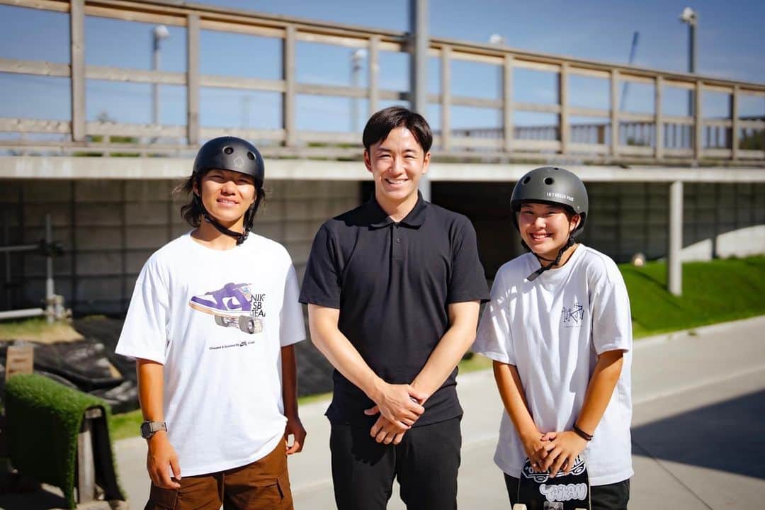 のインスタグラム：「スケートボードをはじめて間近で体感 とにかく迫力がすごかったです！ 永原悠呂選手と草木ひなの選手を 取材させていただきました。 ⁡ ⁡ 僕も乗らせてもらいましたがめちゃくちゃ大変。笑 空間を自由自在に飛び回る姿は本当にかっこいいし 新しいスポーツのカルチャーを肌で感じました。 若い二人が開いていく未来を応援したいと思います。 ⁡ ⁡ スケートボード／パークは 9月25日（火）19:00〜放送予定です！ ⁡ ⁡  —————————— ⁡ アジア大会2023 中国・杭州 9月23日（土）〜10月8日（日） TBS系列で生中継 ⁡ —————————— ⁡ ⁡ ⁡ ⁡ ⁡ #草木ひなの 選手 #永原悠路 選手 #skateboarding #アジア大会 #tbs #asiangames #2023」