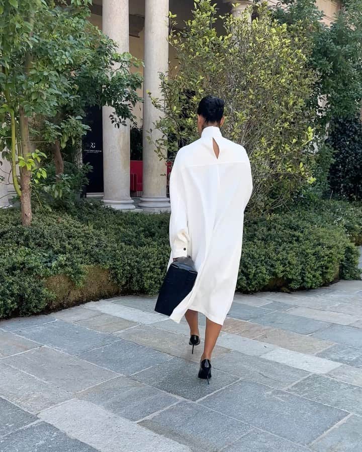 トレーシー・エリス・ロスのインスタグラム：「When you get to wear a look that the runway hasn’t even seen yet @ferragamo …the show was beyond!!!」