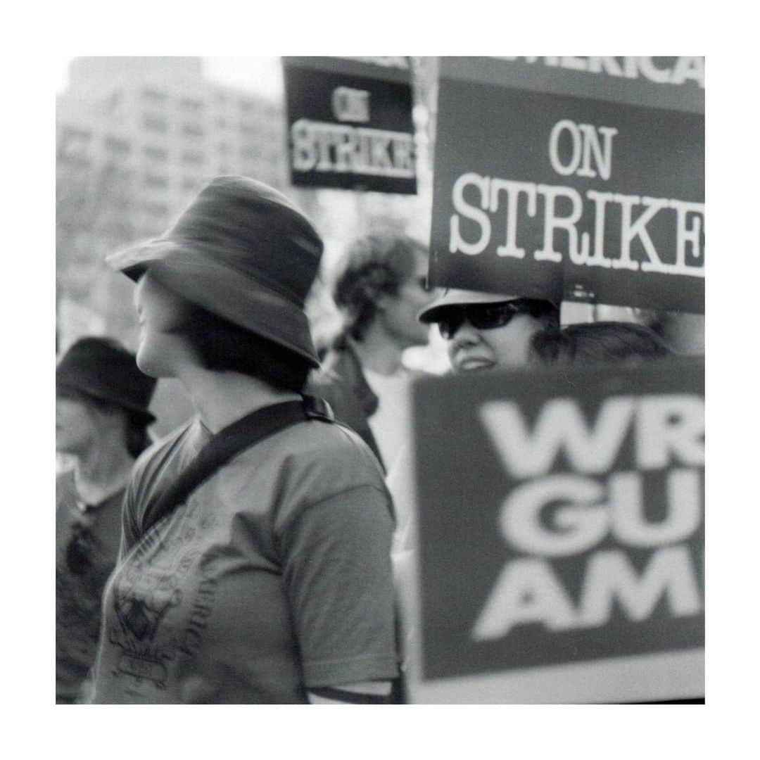 コビー・スマルダーズのインスタグラム：「The first two of these pictures were from the WGA strike in 2007.  The last two are from the WGA and SAG/AFTRA strike happening now.  Both on the FOX lot.  Still looking for a fair deal. #sagaftrastrong @sagaftra」