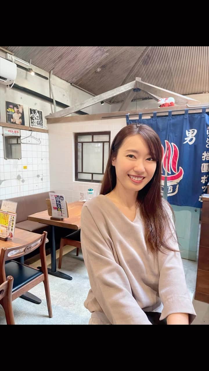 山下詩乃のインスタグラム：「みなさまお久しぶりです😚私の住んでいる広島県尾道市の小籠包屋さんに行ってきました🥰昔からあった銭湯をリノベして中華屋さんになったらしく、店内は銭湯だった😂 小籠包美味しかった🤤  #尾道観光 #大和湯 #小籠包 #広島観光 #リノベーション #福山観光 #広島県尾道市」