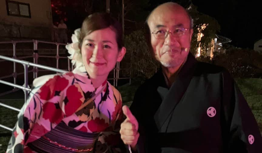 ティーナ・カリーナさんのインスタグラム写真 - (ティーナ・カリーナInstagram)「金蛇水神社、 神楽舞台でのコンサート✨  ライトアップがとっても綺麗で素敵なステージでした！  とっても涼しくて、やっと秋が来たなぁと感じました☺️  お越しくださった皆様ありがとうございました✨  尺八の大友憧山さんと久しぶりにお会いできて嬉しかったです🥰  秋詣のイベントは１０月９日まで続くそうです✨  #金蛇水神社#神楽舞台#ライトアップ」9月23日 22時10分 - tiina_kariina