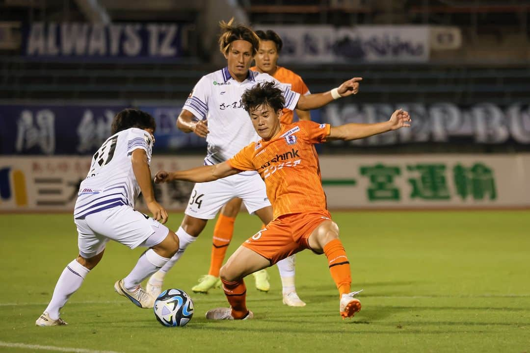 愛媛FCのインスタグラム：「第28節 2023/9/23 18:05キックオフ @ニンジニアスタジアム #愛媛FC vs #鹿児島ユナイテッドFC（●0-2）  #ehimefc #Jリーグ #サッカー #明治安田生命J3リーグ #愛媛 #ニンジニアスタジアム #愛媛鹿児島」