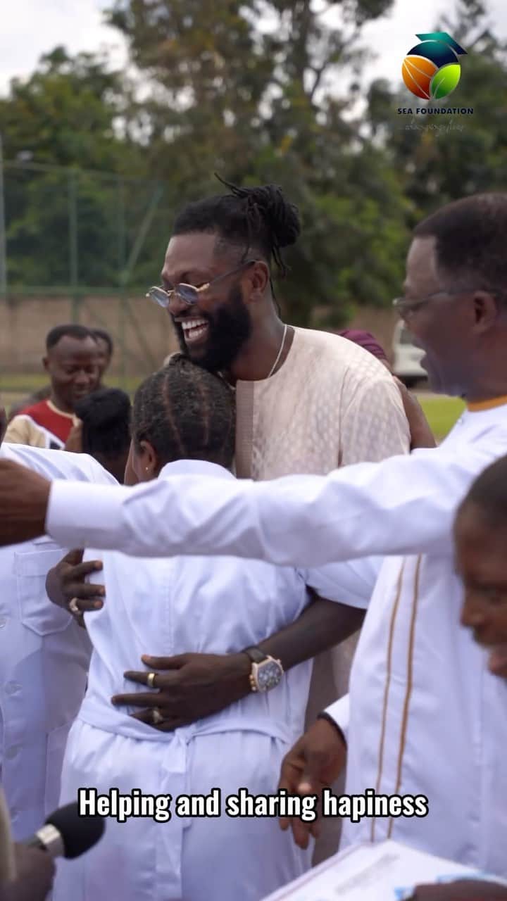 エマニュエル・アデバヨールのインスタグラム：「SEA, Celebrating the culmination of our agricultural entrepreneur training program supported by my foundation. A heartfelt thanks to @UNDP and the Ministry of Agriculture 🇹🇬🙏🏾.   This is just the beginning – we’re empowering 1050 young talents for a brighter agricultural future in Africa !  SEA, Célébration de l'aboutissement de notre programme de formation d'entrepreneurs agricoles soutenu par ma fondation. Un grand merci au @UNDP et au Ministère de l'Agriculture 🇹🇬🙏🏾.   Ce n'est que le début - nous donnons à 1050 jeunes talents les moyens d'un avenir agricole plus radieux en Afrique !  #africanyouth #agribusiness #sharinghappiness」
