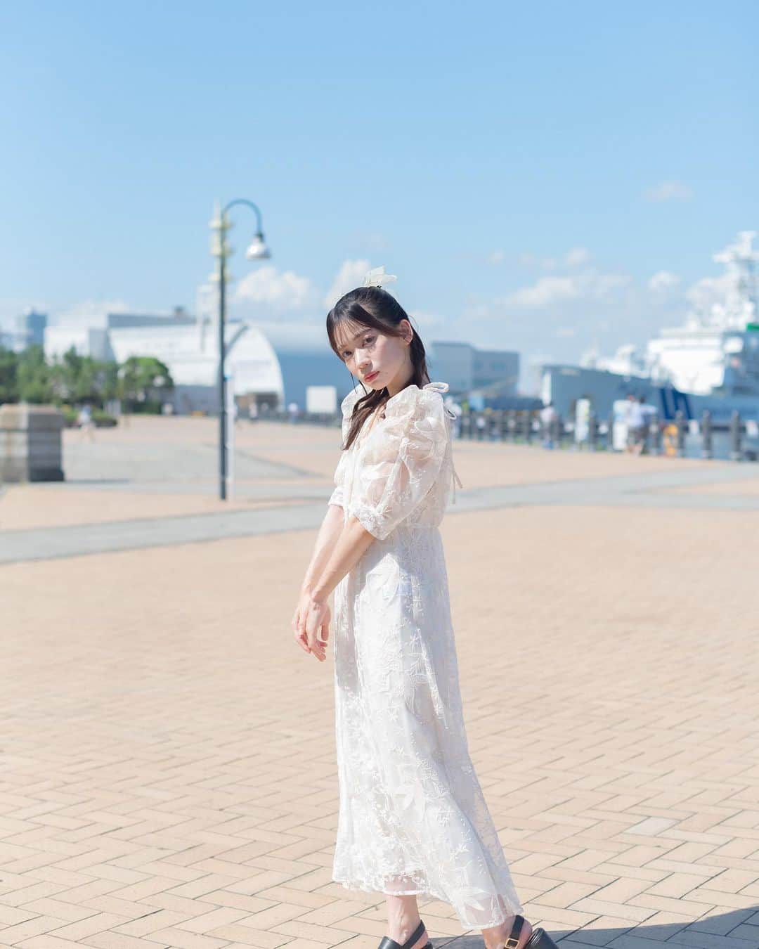 社本悠のインスタグラム：「夏終わっちゃった…🌻 夏らしいこと出来ましたか…？  photo 🤍 @phototya   #ポートレート #撮影」