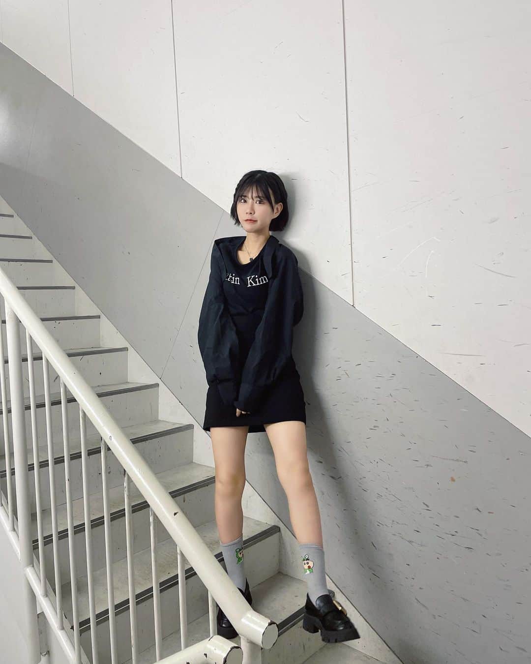 渡辺菜月さんのインスタグラム写真 - (渡辺菜月Instagram)「#なっちゃんスタイル 🖤  Matin KimのTシャツを中心にした ブラックコーデです♪  #matinkim #Tシャツ #韓国ファッション #stu48 #idol」9月23日 22時58分 - w_natsuki_stu48