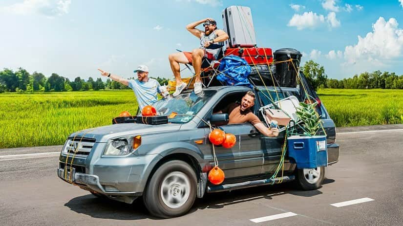 Dude Perfectさんのインスタグラム写真 - (Dude PerfectInstagram)「Are we there yet??? Road Trip Stereotypes is LIVE on YouTube! 🚗⚠️🚨」9月23日 23時00分 - dudeperfect