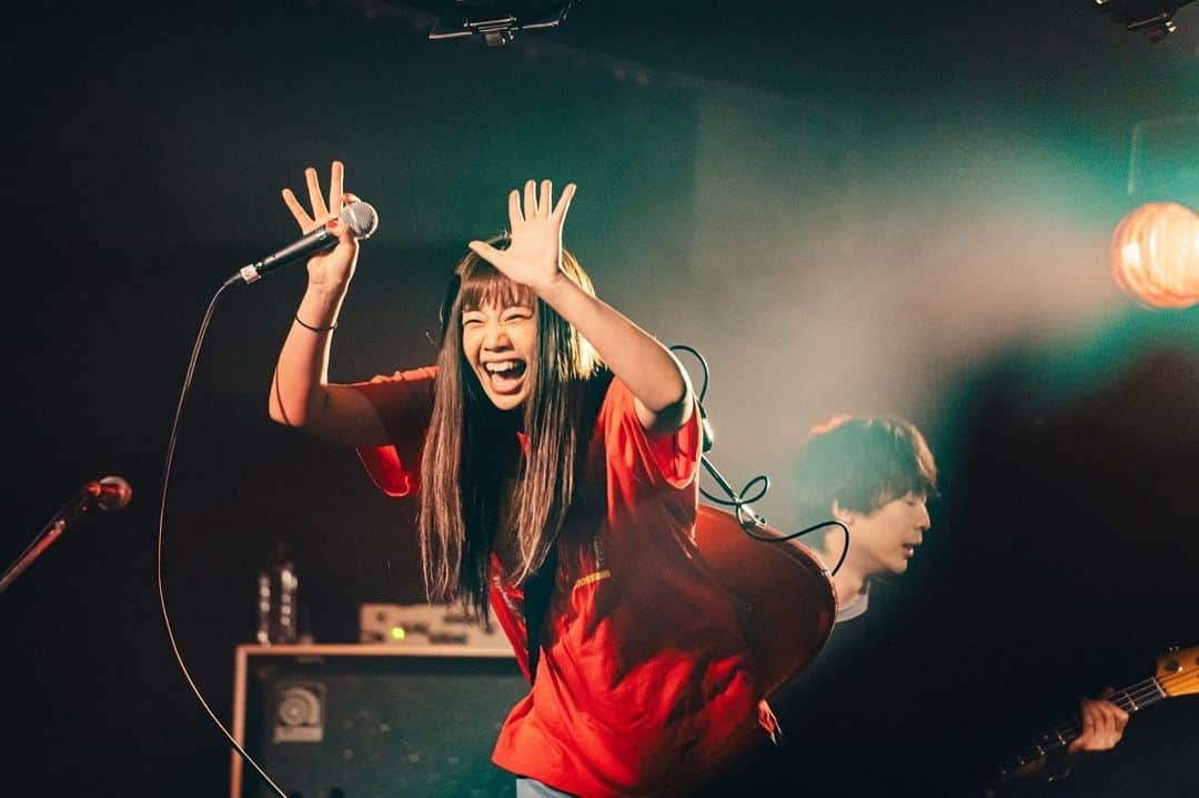 岩淵紗貴のインスタグラム：「初参戦NAKAYOSHI FES.2023 ありがとうございました☺️✨ 最初、たくさんの皆んなが来てくれるかも ドキドキしてたけど めっちゃ嬉しいよぉ！！ありがとう！！ またライブで会いたいです🔥✨  最高の時間でした！ありがとう！」