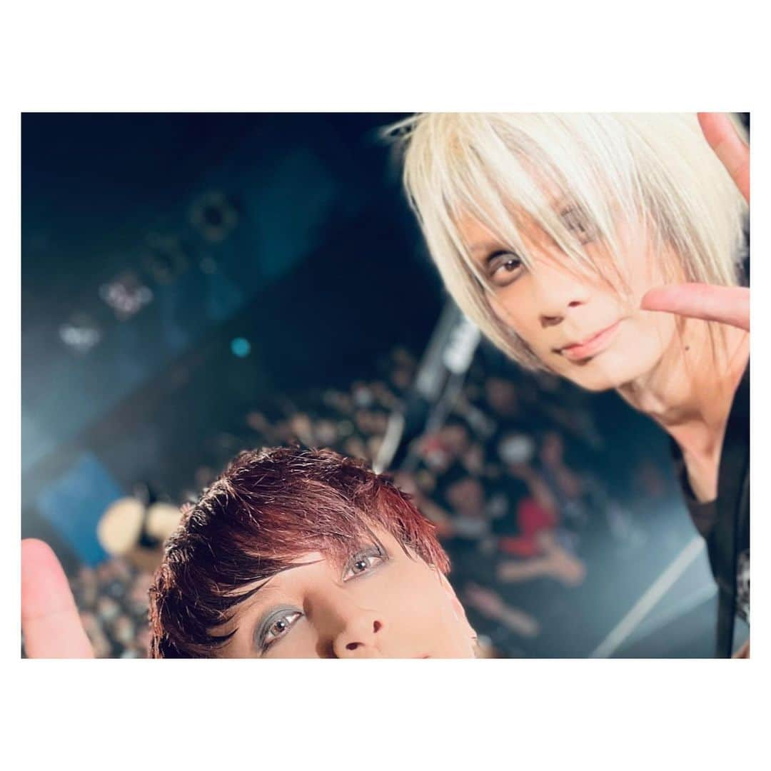 佐藤ケンケンさんのインスタグラム写真 - (佐藤ケンケンInstagram)「Plastic Tree Autumn Tour2023「痣と花」 ツアー二日目愛知公演  終了しました。 m(_ _)m  http://www.plastic-tree.com/  同じ時間を過ごしてくれてありがとう。 ・ ・ ・ ・ ・ ・ #sonordrums #vaterdrumsticks #小出シンバル #EvansDrumHeads #JerryHarveyAudio #ZoomCreator #ライブ #concert #ドラム #バンド #drums #佐藤ケンケン #痣花 #PlasticTree」9月23日 23時04分 - pla_kenken