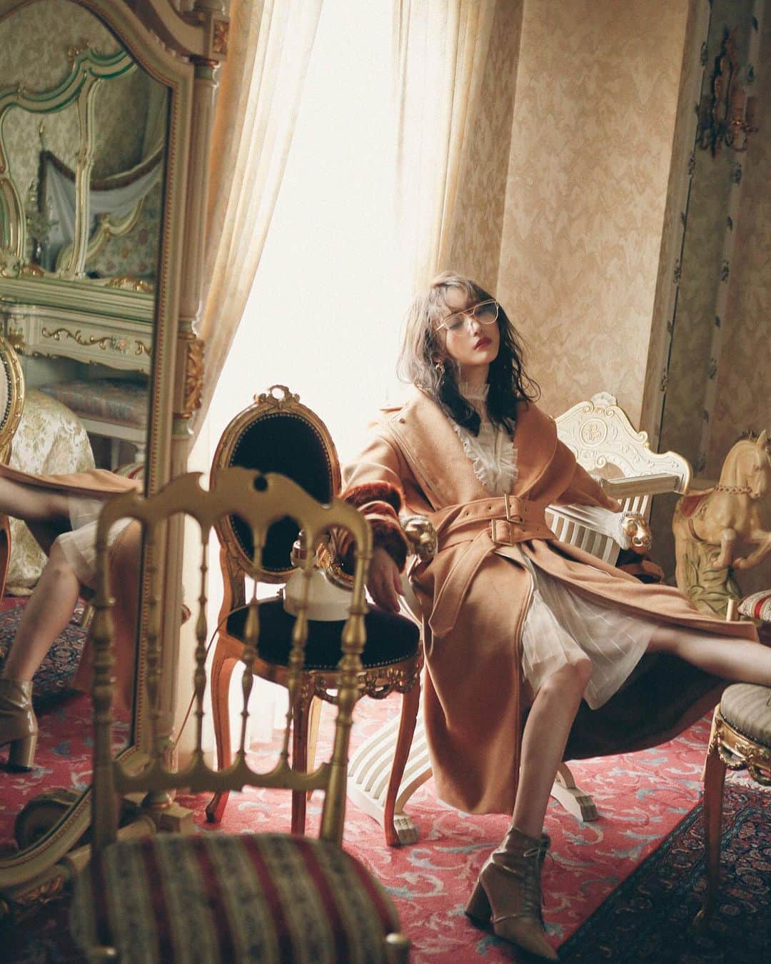 のインスタグラム：「archive ♥︎ @crayme_official  all direction by me  そろそろまた装飾過多ビジュアルつくりたいな~ 現場ディレクションアドレナリンでる 原点回帰欲! ⁡ #crayme」
