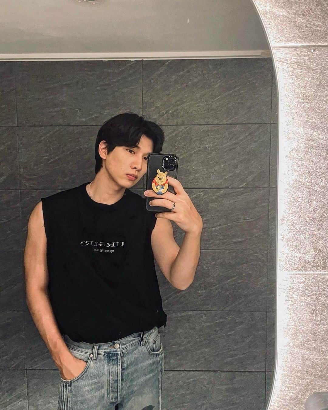 ヒョギのインスタグラム：「굿바이 썸머🏖️👋」