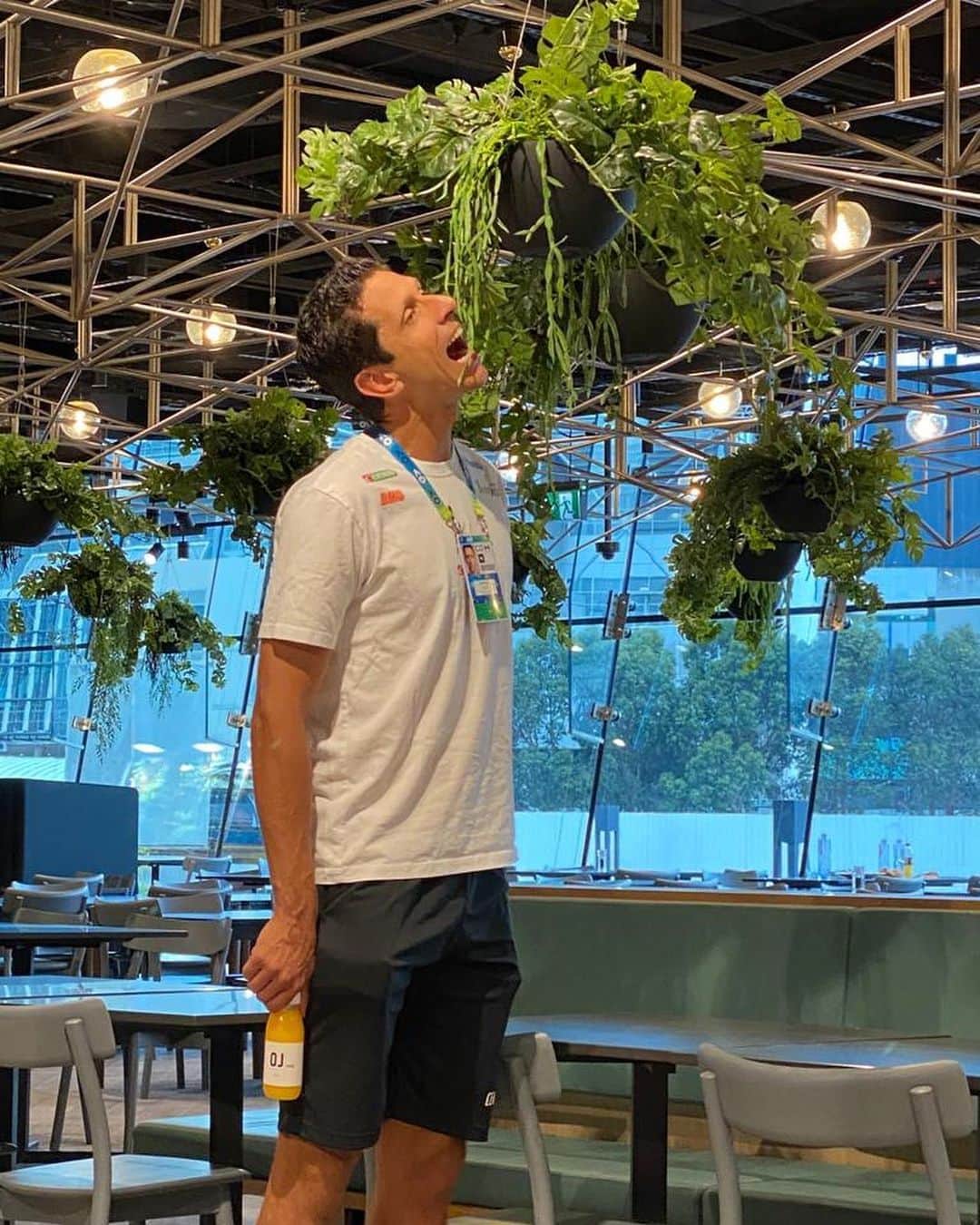アレクサンダー・ズベレフのインスタグラム：「Happy 40th birthday to my best friend and someone no one ever should listen to when it comes to a logical explanation of any kind 🧠🧠🦒🦒👴🏼👴🏼」